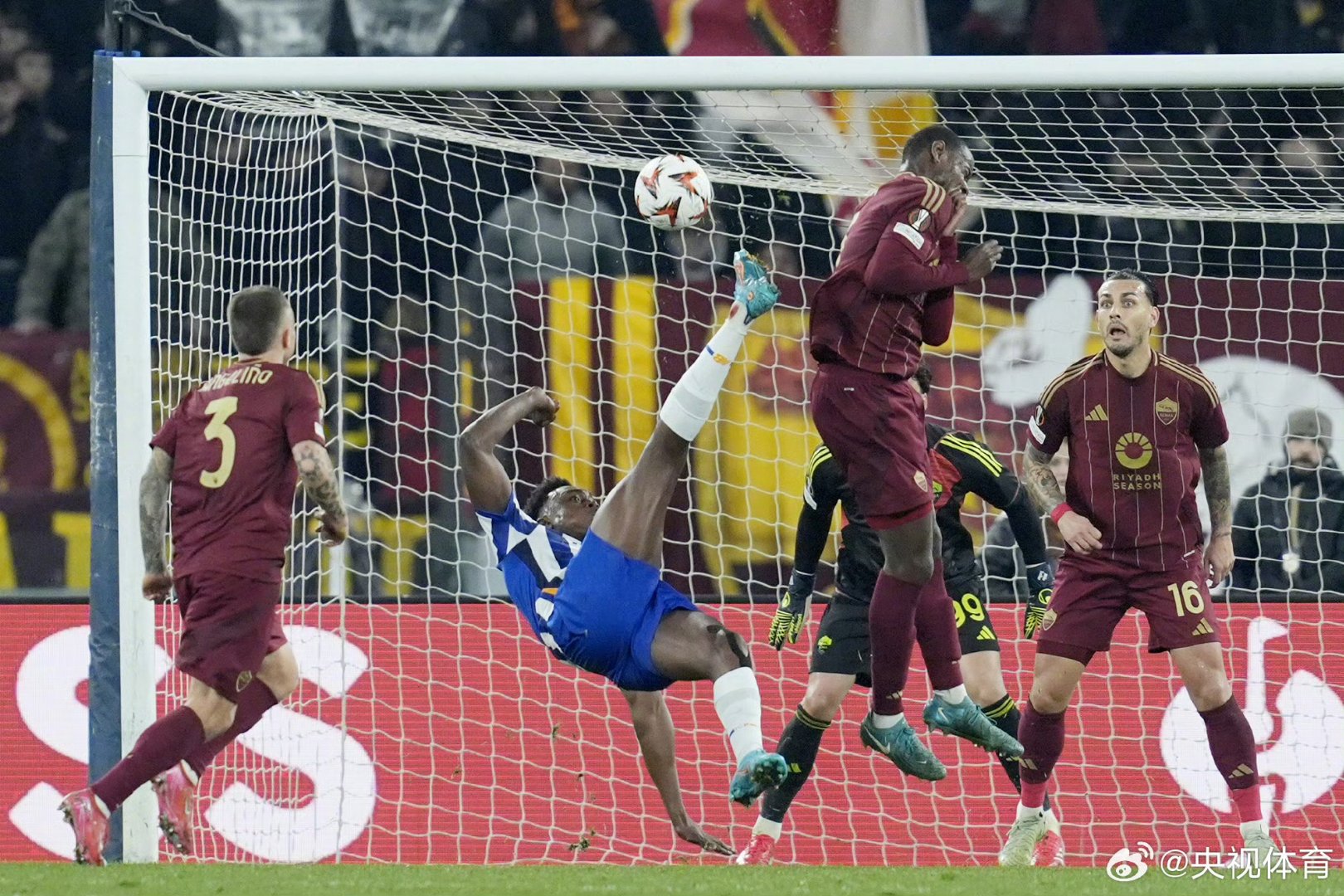 波尔图客场逆袭切尔西，险胜晋级半决赛