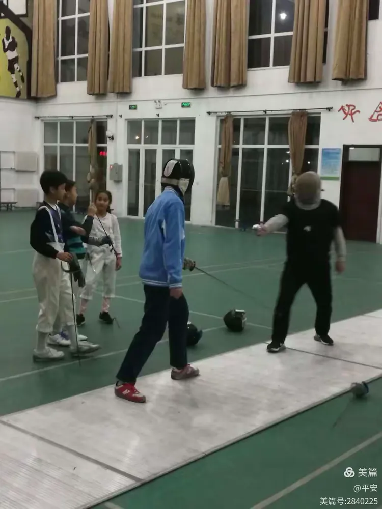 关于越南击剑选手勇往直前逐梦登顶的信息