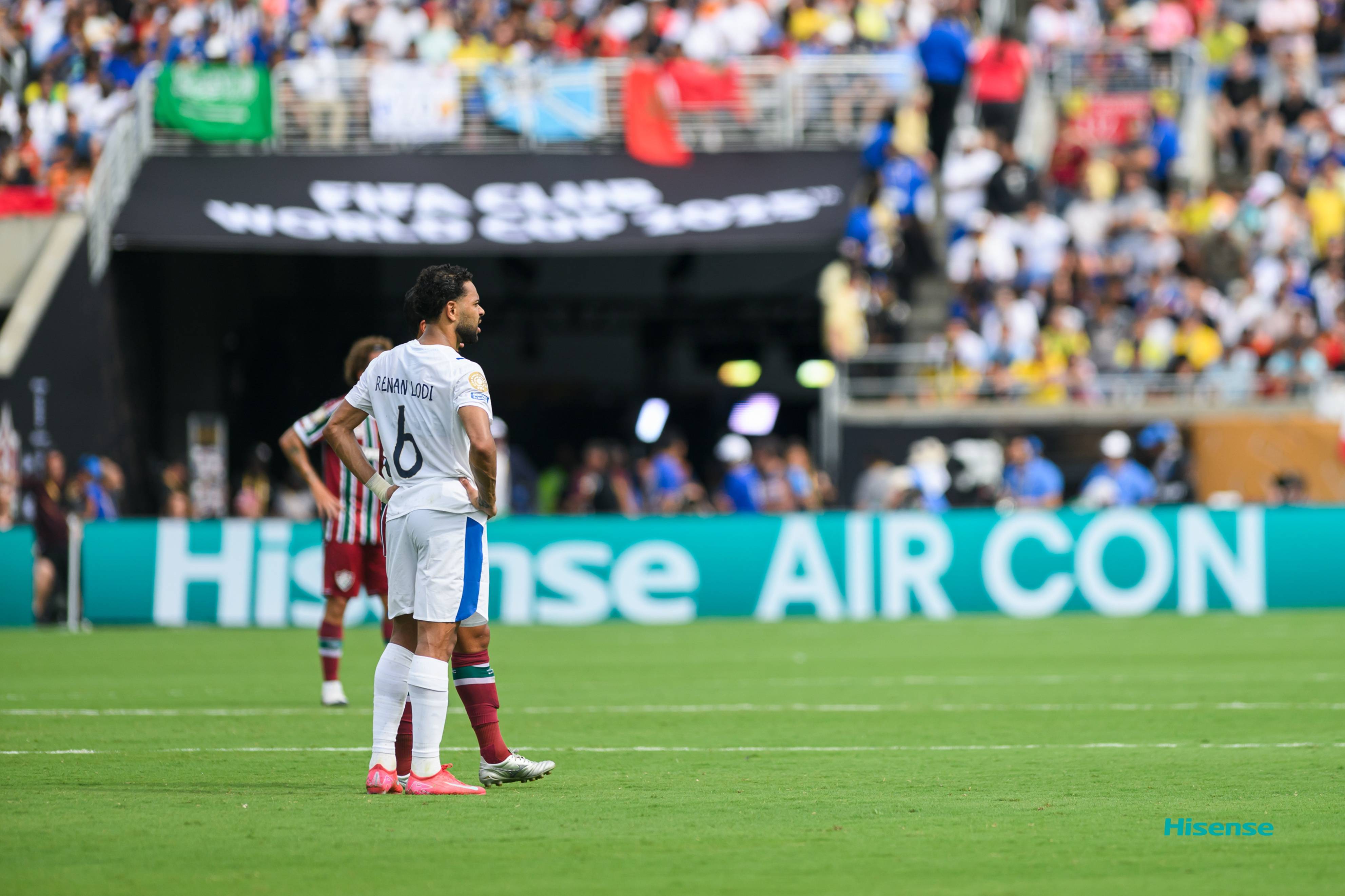 关于发挥出色，球员获得赞誉与称赞的信息