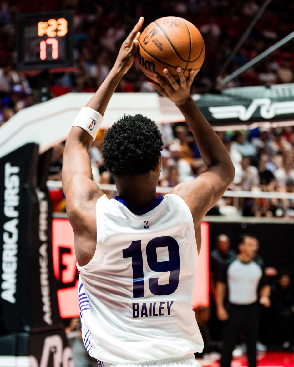 爵士险胜灰熊,米歇尔砍分疯狂 爵士险胜灰熊,米歇尔砍分疯狂