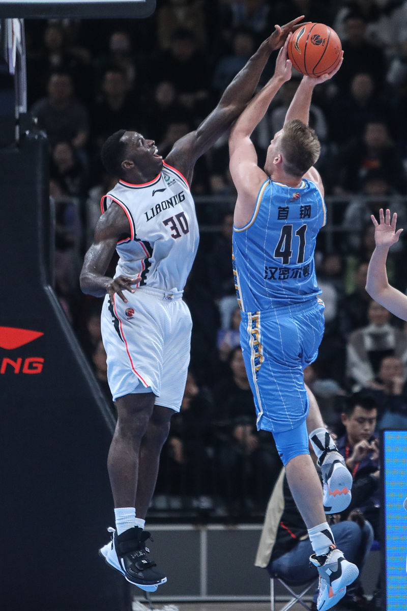 快船击败鹈鹕,连胜走红 快船击败鹈鹕,连胜走红